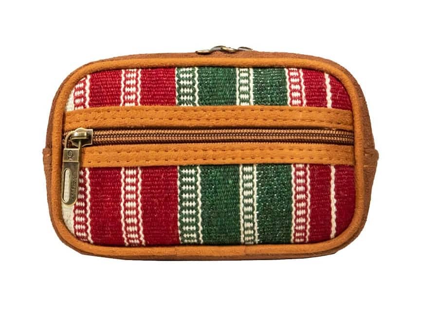 تصویر 2 از کیف گلیمی دستباف با ترکیب نقش های روستایی و پرداخت هنرمندانه